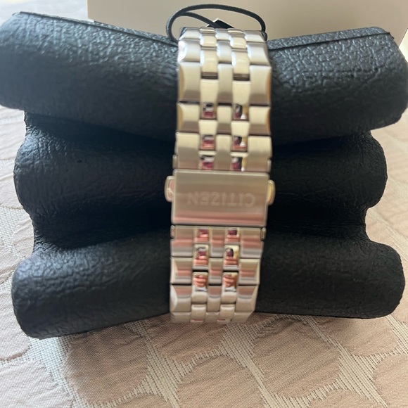 Gorgeous authentic Citizen mens watch - Picture 5 of 6